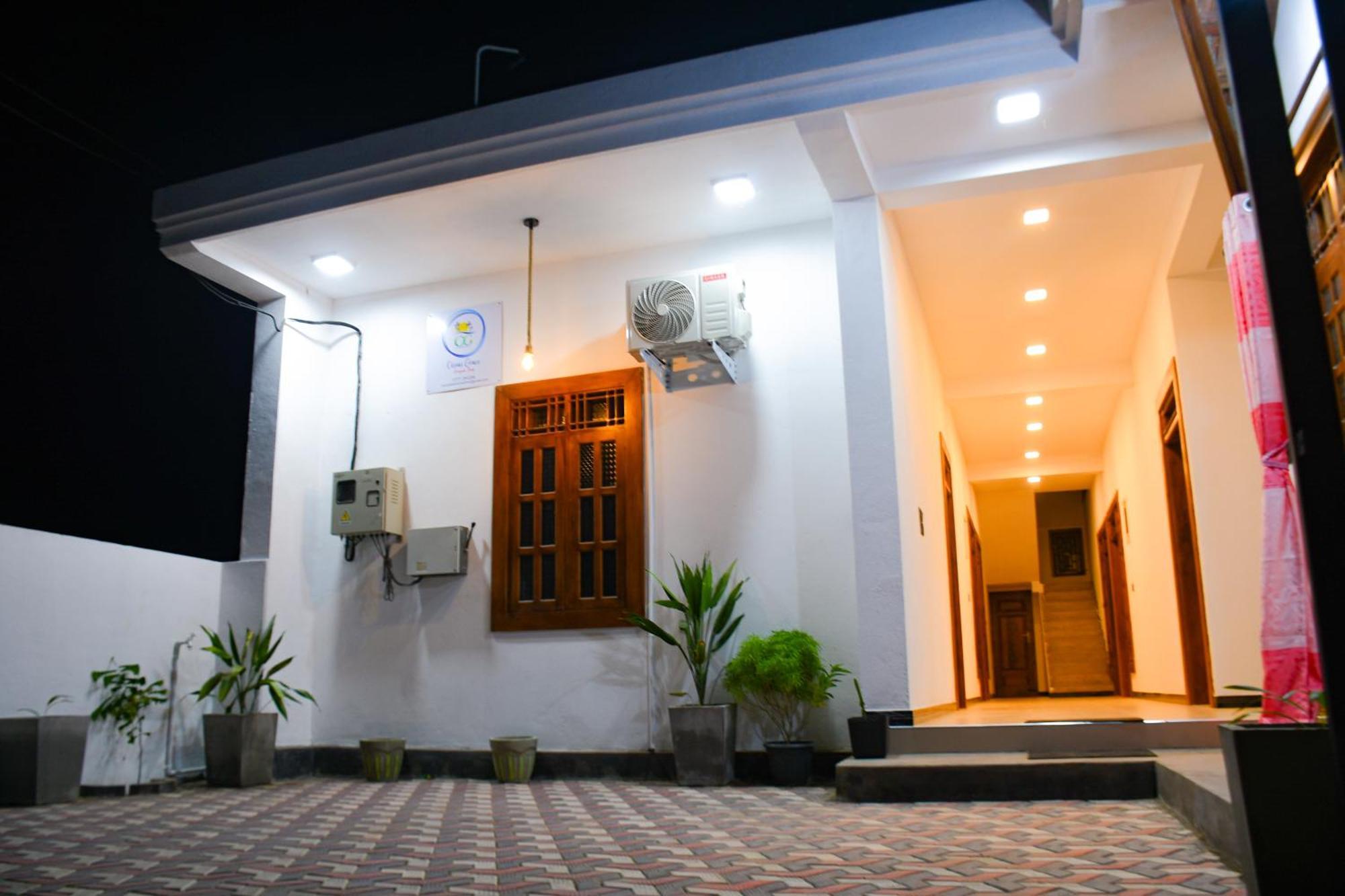 Ocean Grace Bed and Breakfast Arugam Bay Buitenkant foto
